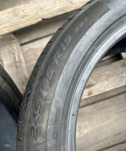 Pirelli P Zero PZ4 245/45 R19