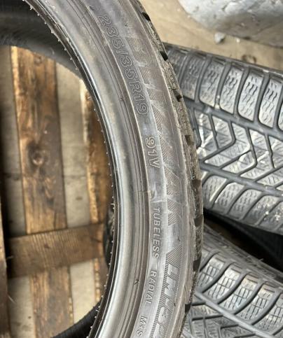 Bridgestone Blizzak LM-32 235/35 R19