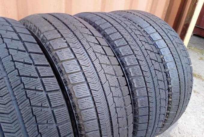 Bridgestone Blizzak VRX 185/65 R15