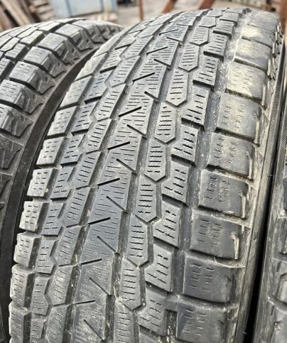 Yokohama Ice Guard G075 215/70 R16