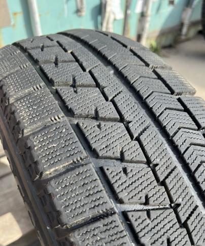 Bridgestone Blizzak VRX 215/65 R16