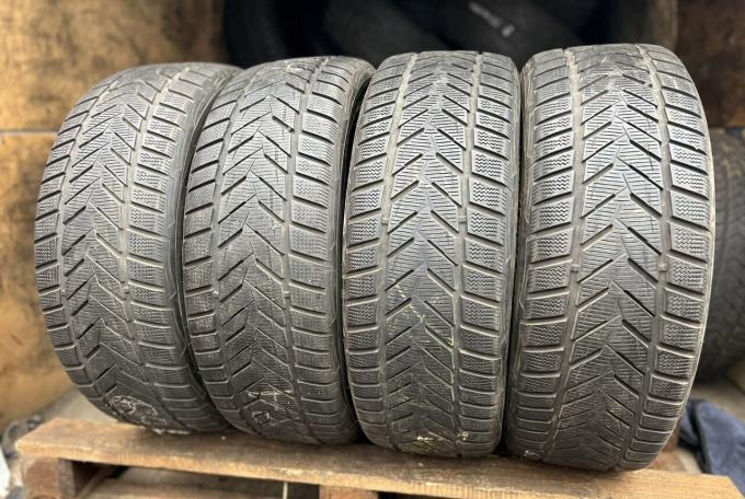 Vredestein Wintrac Xtreme S 225/45 R19