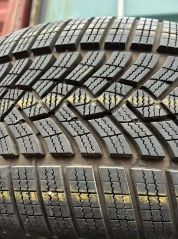 Goodyear UltraGrip Performance+ 255/40 R19