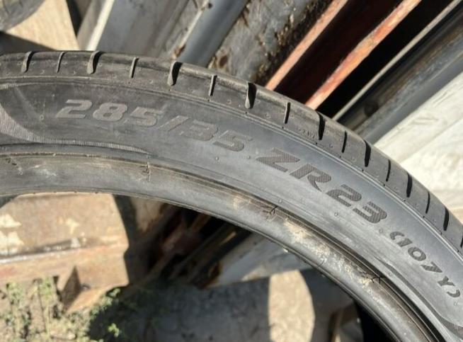 Pirelli P Zero PZ4 285/35 R23 и 325/30 R23