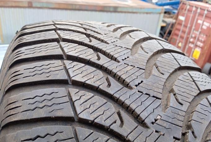 Michelin Alpin A4 225/55 R17