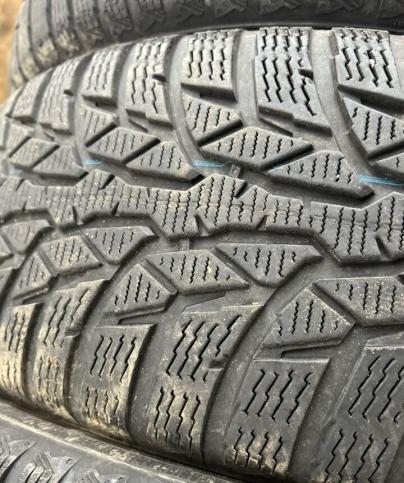 Nokian Tyres WR D4 215/65 R16