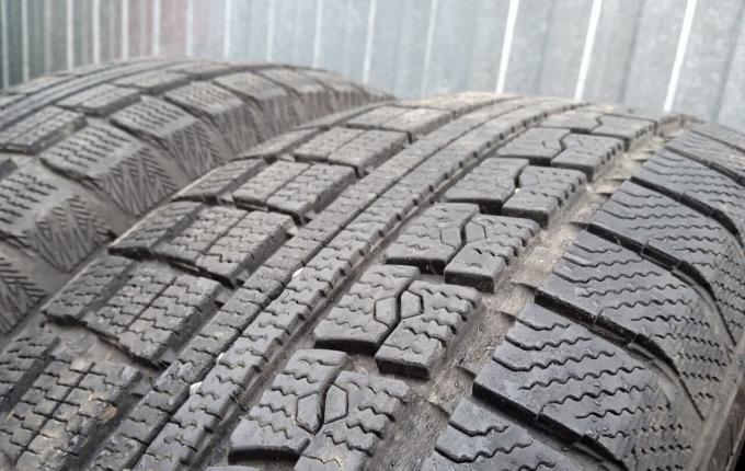 Toyo Winter Tranpath MK4a 215/70 R16