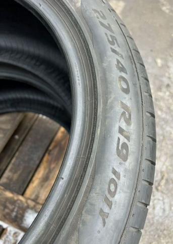 Pirelli P Zero PZ4 245/45 R19 и 275/40 R19