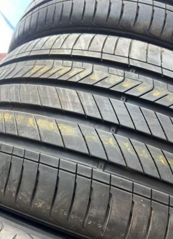 Kumho Majesty 9 Solus TA91 225/40 R19