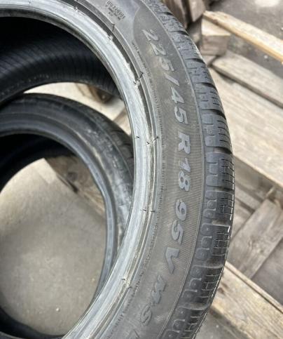 Pirelli Winter Sottozero 210 Serie II 225/45 R18