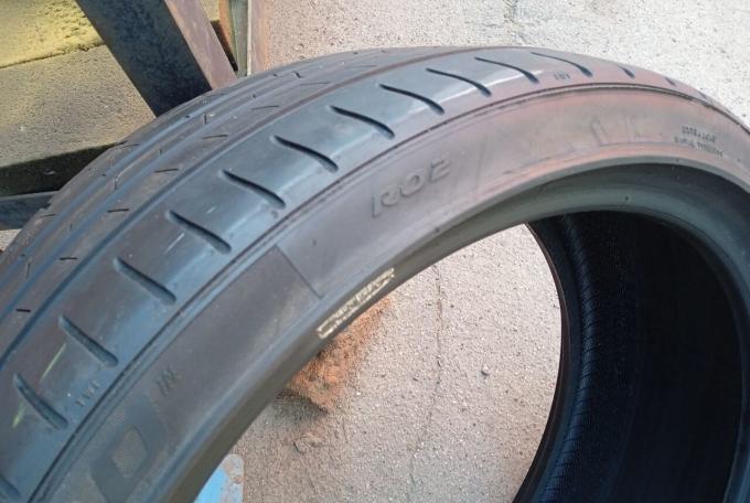 Pirelli P Zero PZ4 235/35 R19