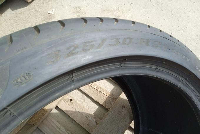 Pirelli P Zero 325/30 R21