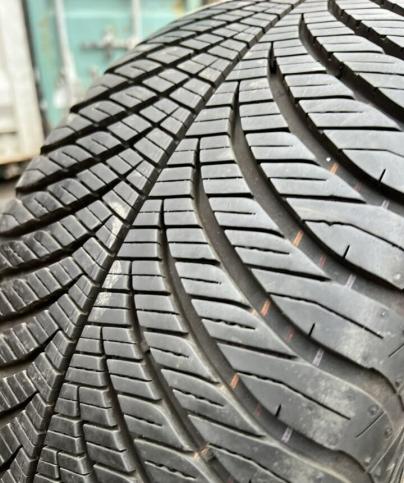 Goodyear Vector 4Seasons Gen-2 215/50 R17