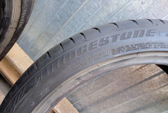 Bridgestone Potenza S001 245/40 R20