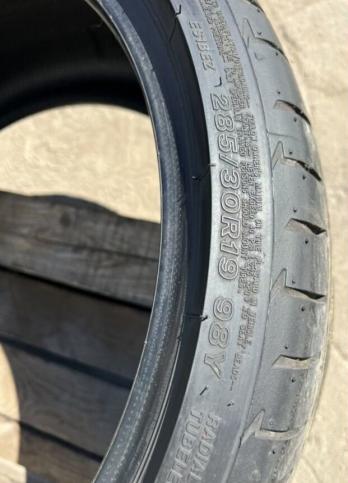 Bridgestone Potenza S001 285/30 R19