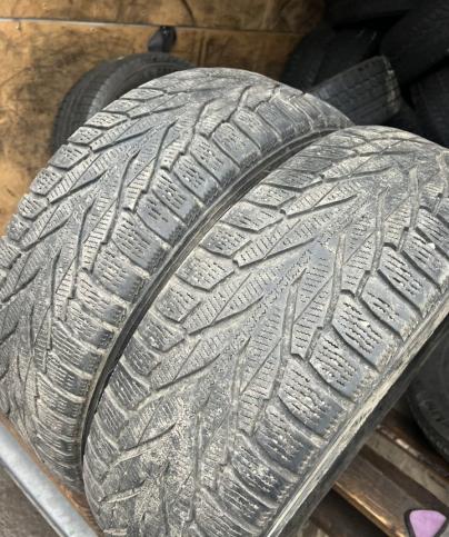 Nokian Tyres Hakkapeliitta R2 215/65 R17