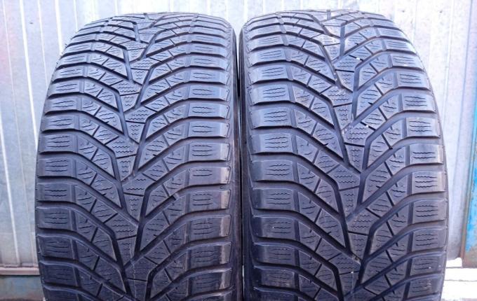 Yokohama BluEarth Winter V905 235/45 R17