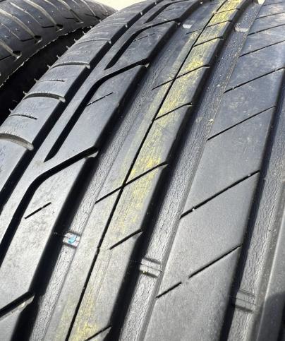 Bridgestone Turanza T001 215/60 R16