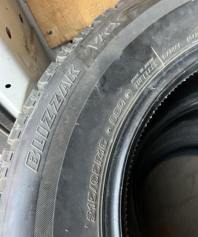 Bridgestone Blizzak VRX 215/65 R16