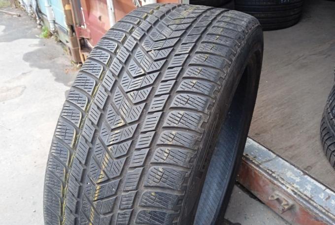 Pirelli Scorpion Winter 285/40 R22