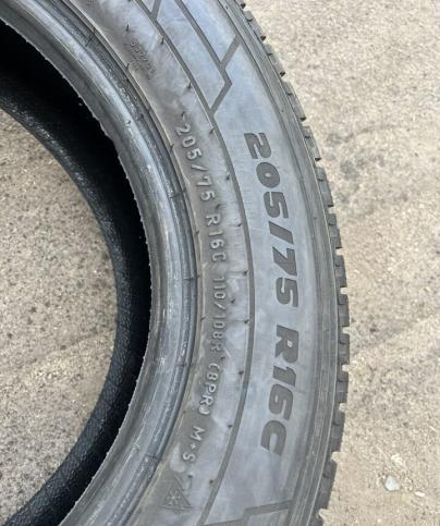 Pirelli Carrier Winter 205/75 R16C