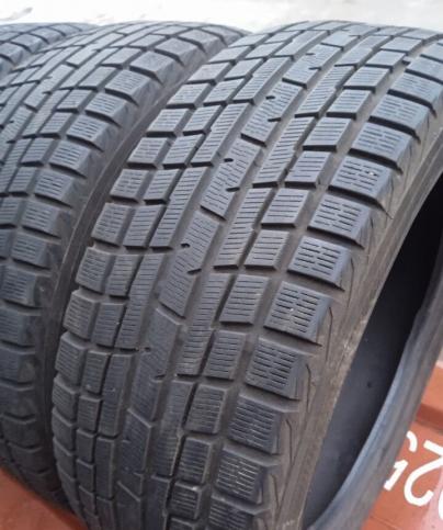 Yokohama Ice Guard IG30 215/55 R17