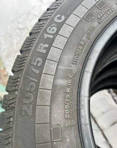 Continental VancoFourSeason 2 205/75 R16C