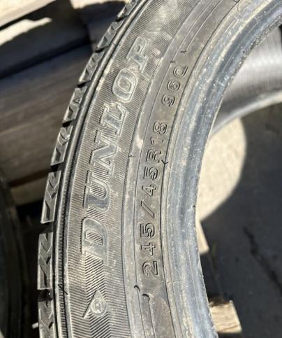 Dunlop Winter Maxx WM02 245/45 R18