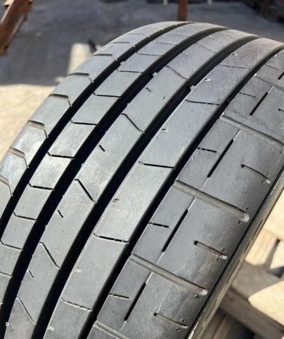 Pirelli P Zero PZ4 235/35 R19