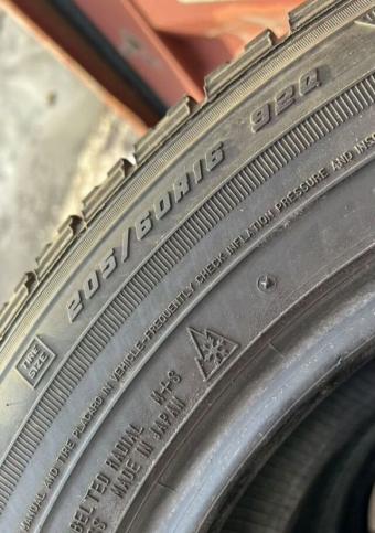 Goodyear Ice Navi Zea II 205/60 R16