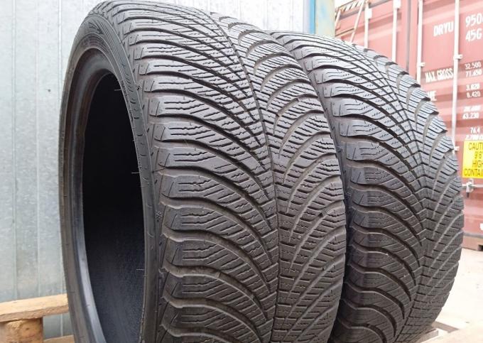 Goodyear Vector 4Seasons Gen-2 225/45 R17