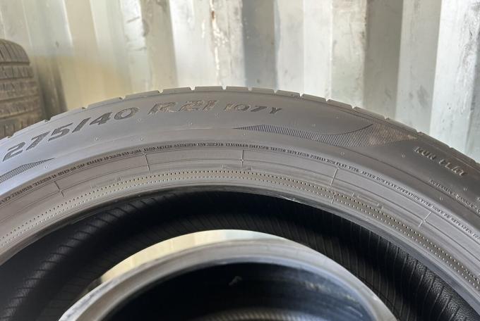 Pirelli P Zero PZ4 275/40 R21