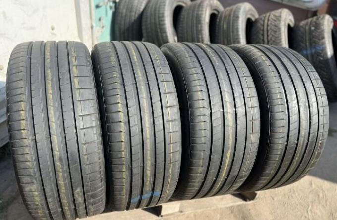 Pirelli P Zero PZ4 285/35 R23 и 325/30 R23