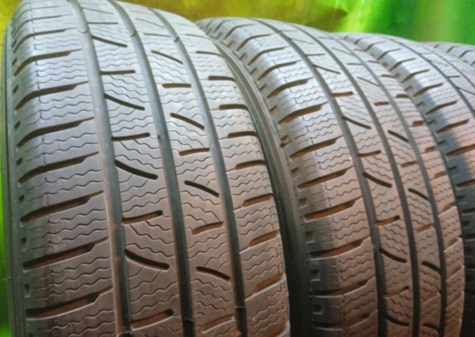 Pirelli Carrier Winter 215/65 R16C