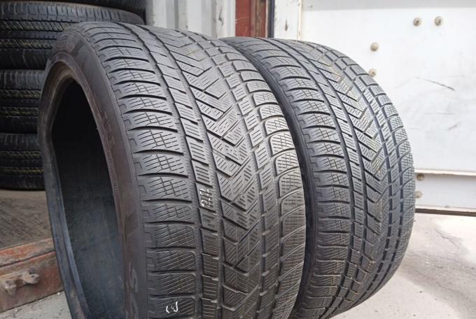 Pirelli Scorpion Winter 325/35 R22