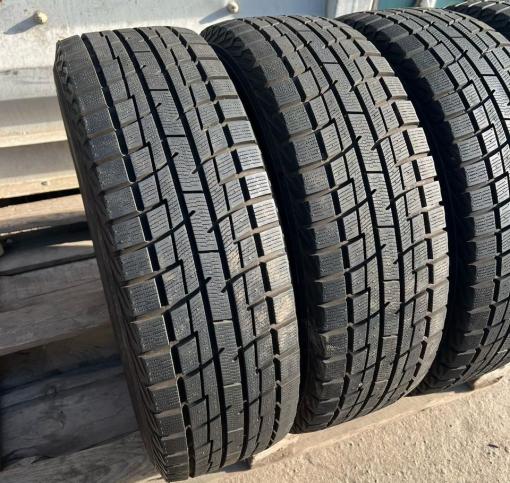 Yokohama Ice Guard IG30 205/65 R16