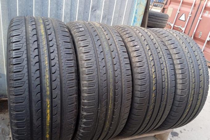 Goodyear EfficientGrip SUV 265/50 R20