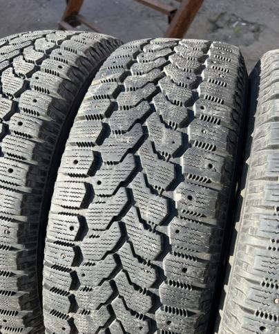 Yokohama Ice Guard F700Z 215/60 R17