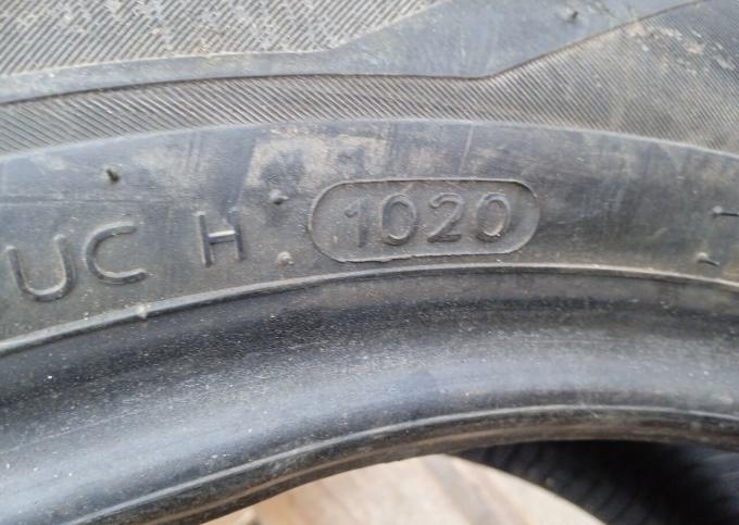 Hankook Kinergy 4S H740 215/50 R17