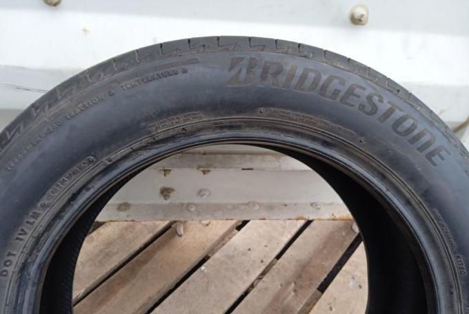 Bridgestone Turanza T005A 215/55 R17