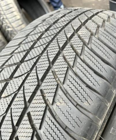 Bridgestone Blizzak LM-001 245/50 R19