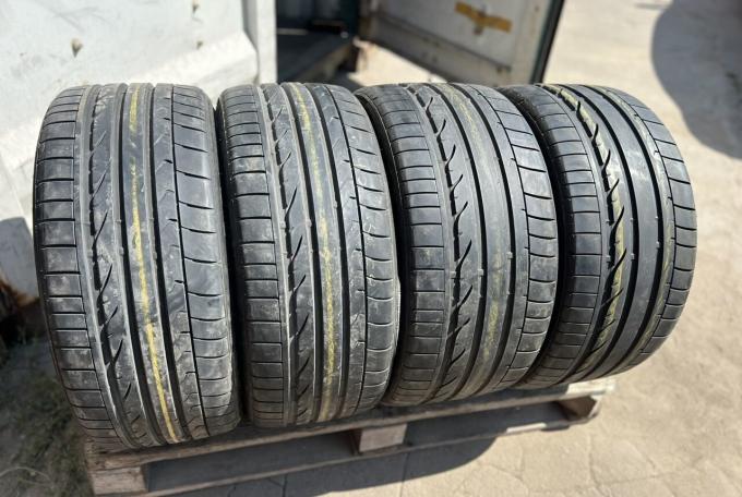 Bridgestone Potenza RE050A 245/35 R20 и 275/30 R20