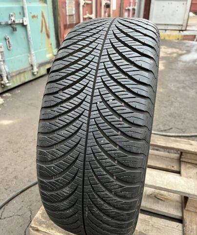 Goodyear Vector 4Seasons Gen-2 215/55 R17