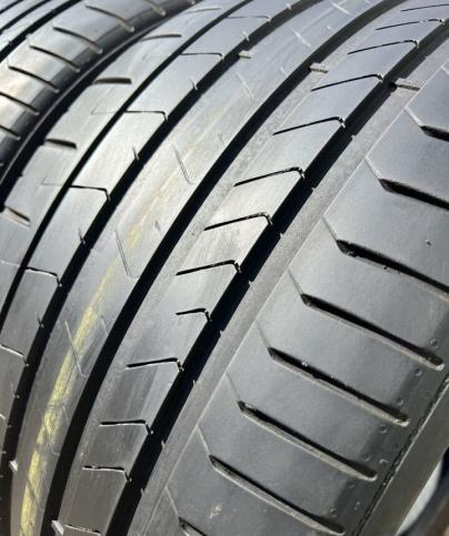 Pirelli P Zero PZ4 285/30 R21