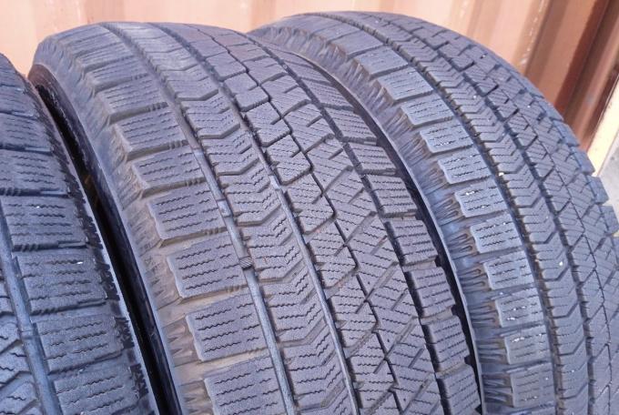 Bridgestone Blizzak VRX2 195/65 R15