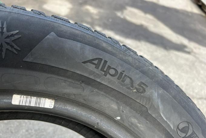 Michelin Alpin 5 205/60 R16