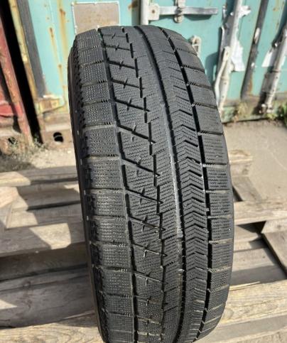 Bridgestone Blizzak VRX 215/65 R16