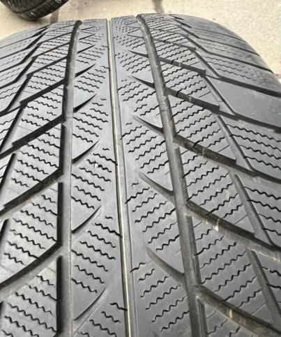 Bridgestone Blizzak LM-001 245/50 R19