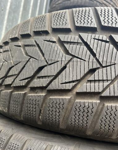 Vredestein Wintrac Xtreme S 215/60 R16