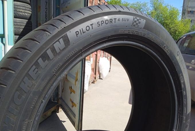 Michelin Pilot Sport 4 SUV 275/45 R21